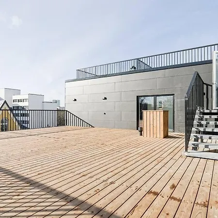 Loft Black And Red * Reval